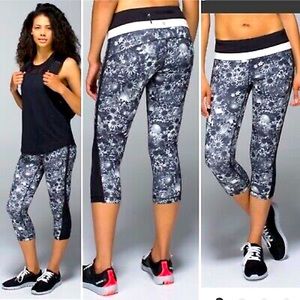 Lululemon cropped capri legging floral discontinued print